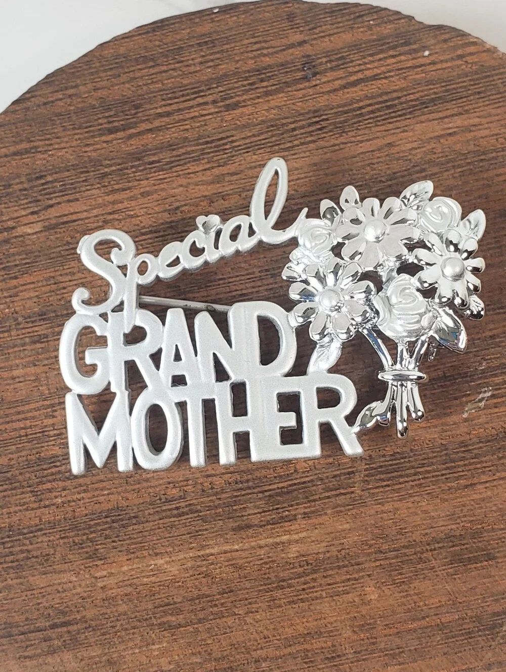 DANECRAFT 1980s Special Grandmother Silver-tone Brooch Pin